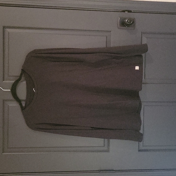 Butter Soft Scrub Top Layering T's - Picture 4 of 5